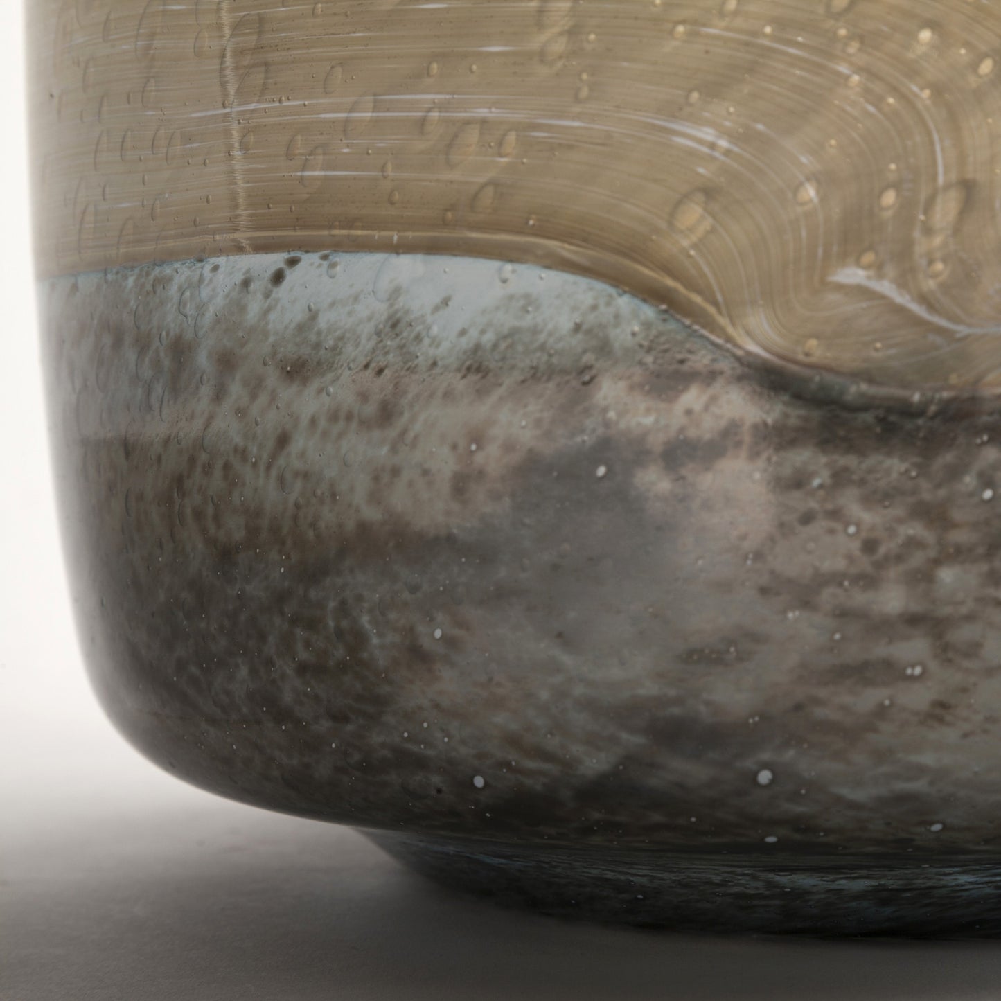 ARTESIA GLASS ROUNDED VASE - Varnish & Vibe
