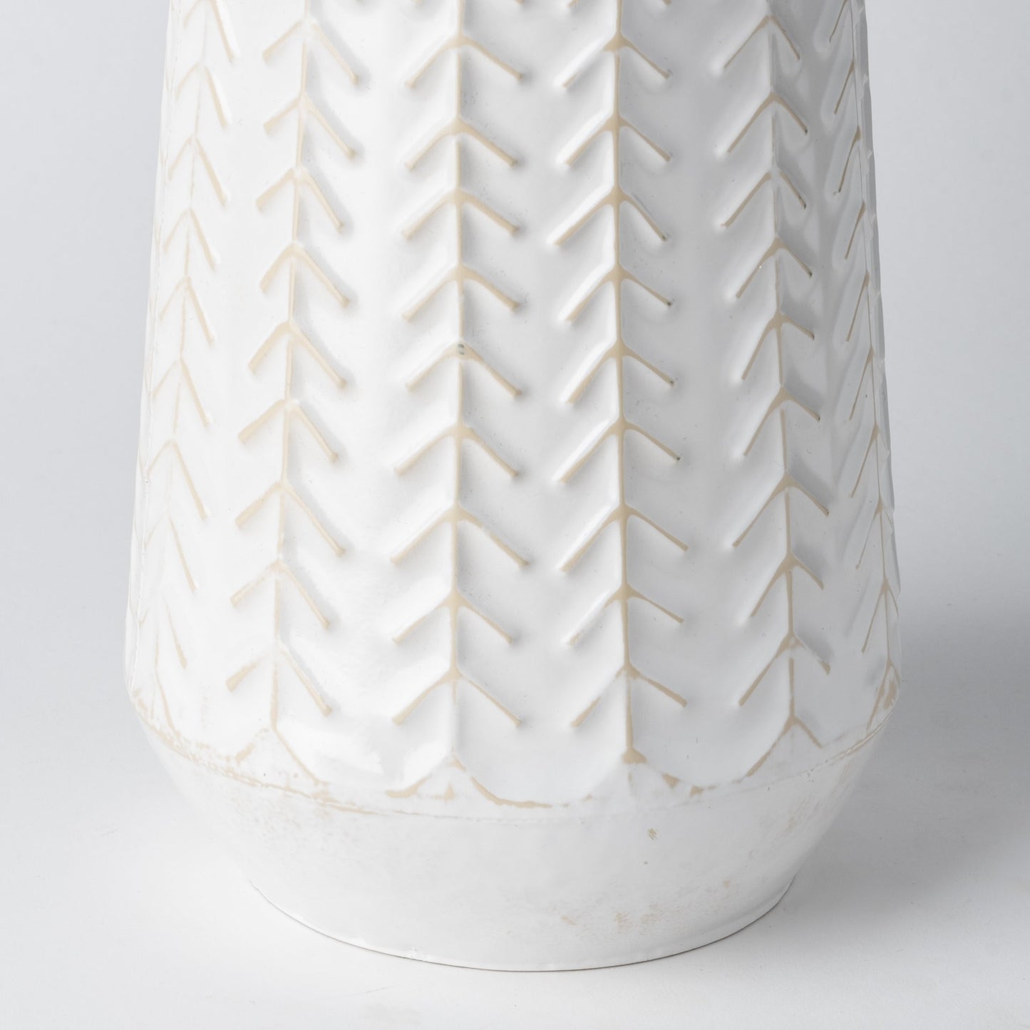 HERMOSA 9" WHITE METAL TABLE VASE