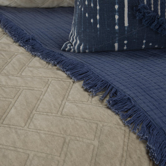 300 THREAD KING DOWN ALTERNATIVE COMFORTER - Varnish & Vibe