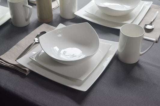 WHITE SQUARE PLATE SET OF SIX - Varnish & Vibe