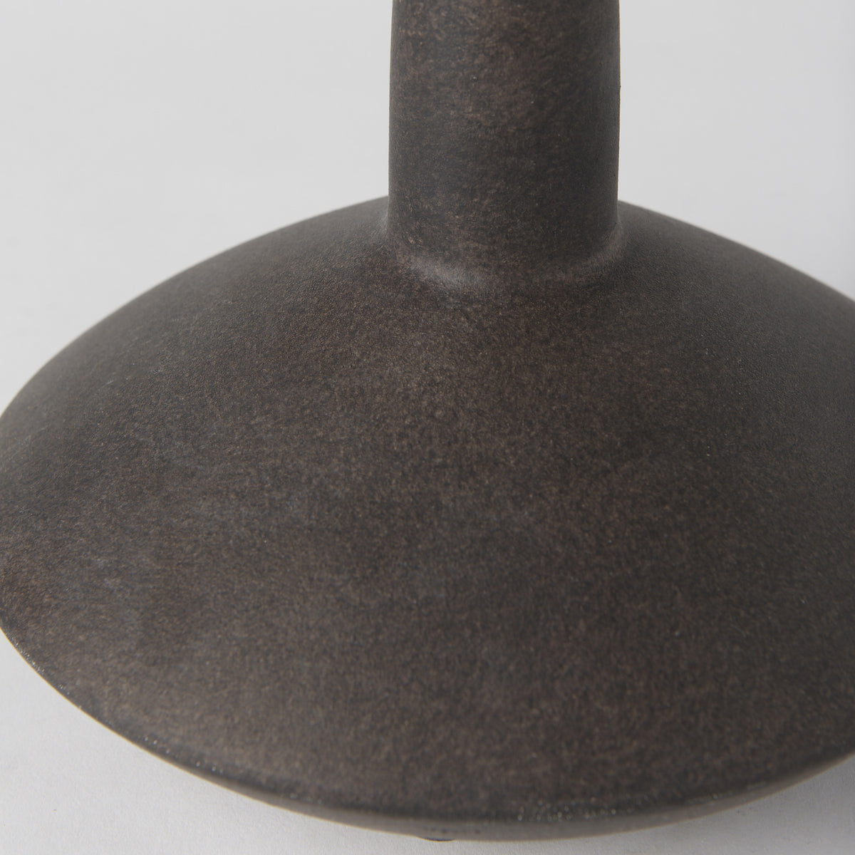 PALISADES 7" BROWN CERAMIC BUD TABLE VASE - Varnish & Vibe