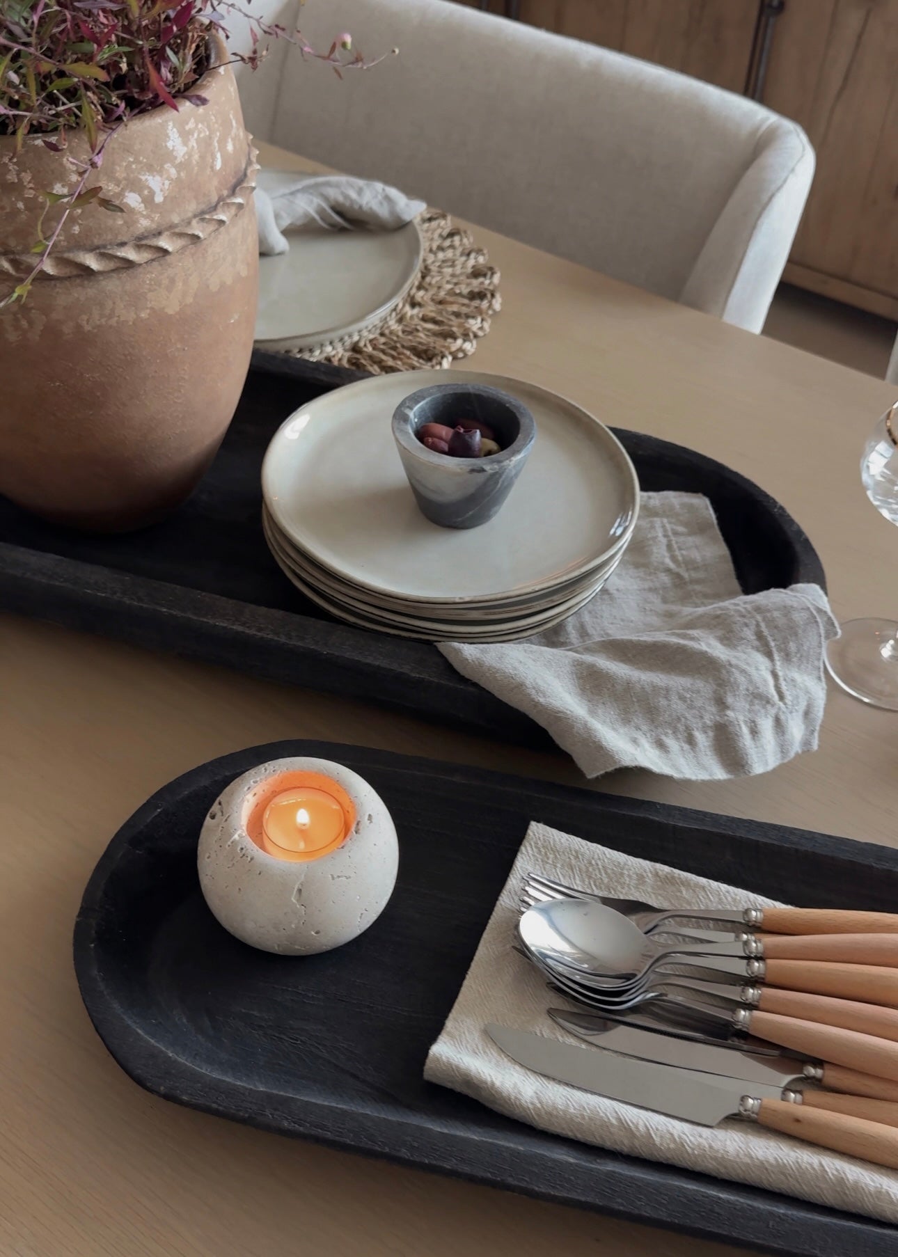 OCEAN SET OF TWO SOLID WOOD SERVING TRAYS - Varnish & Vibe