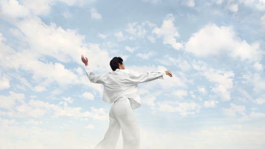 Cloud Dancer Unveiled: Meaning, Mood & Why It Matters in 2026