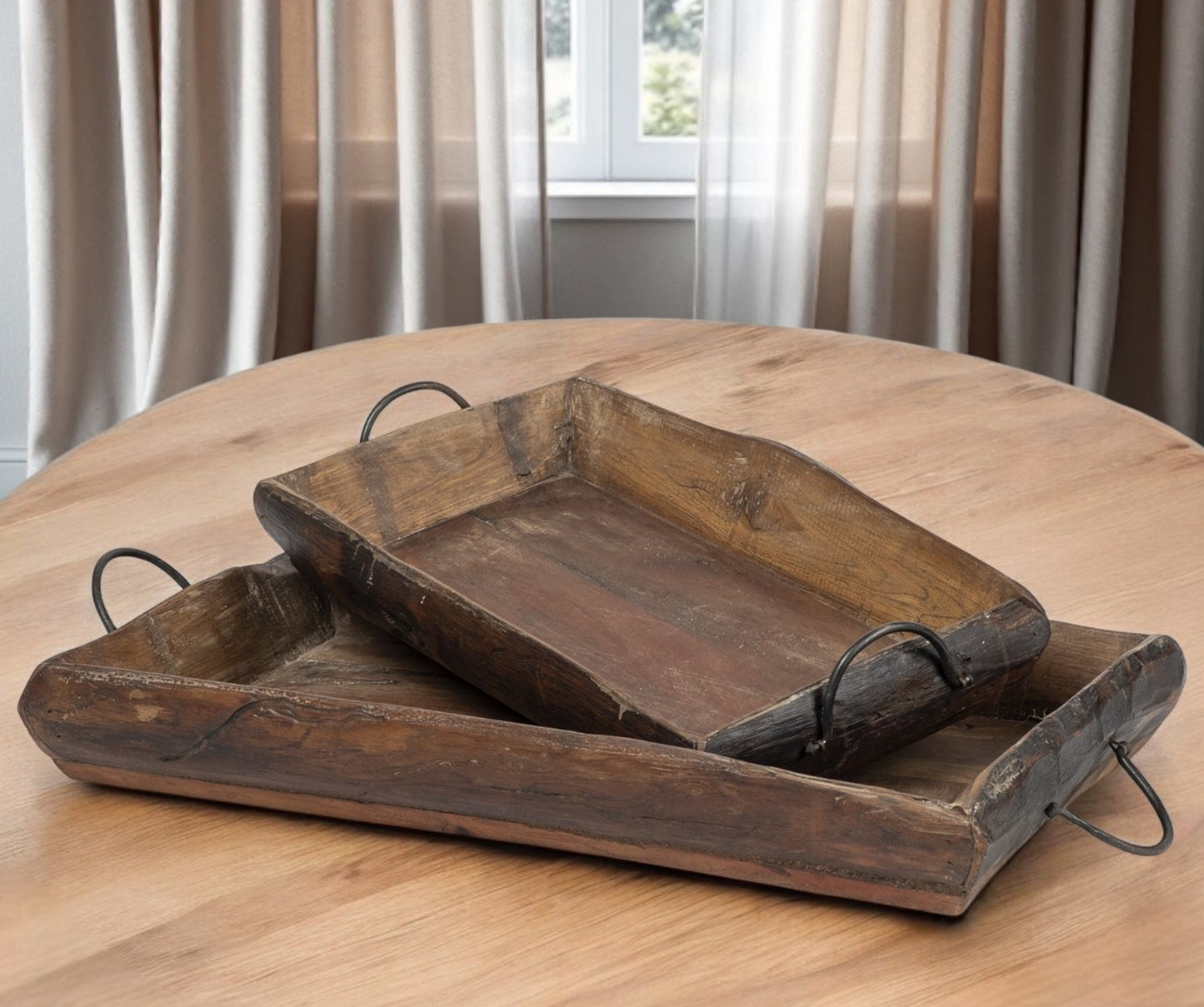 CALABASAS SET OF TWO BROWN RECTANGULAR WOOD INDOOR OUTDOOR SERVING TRAY WITH HANDLES - Varnish & Vibe