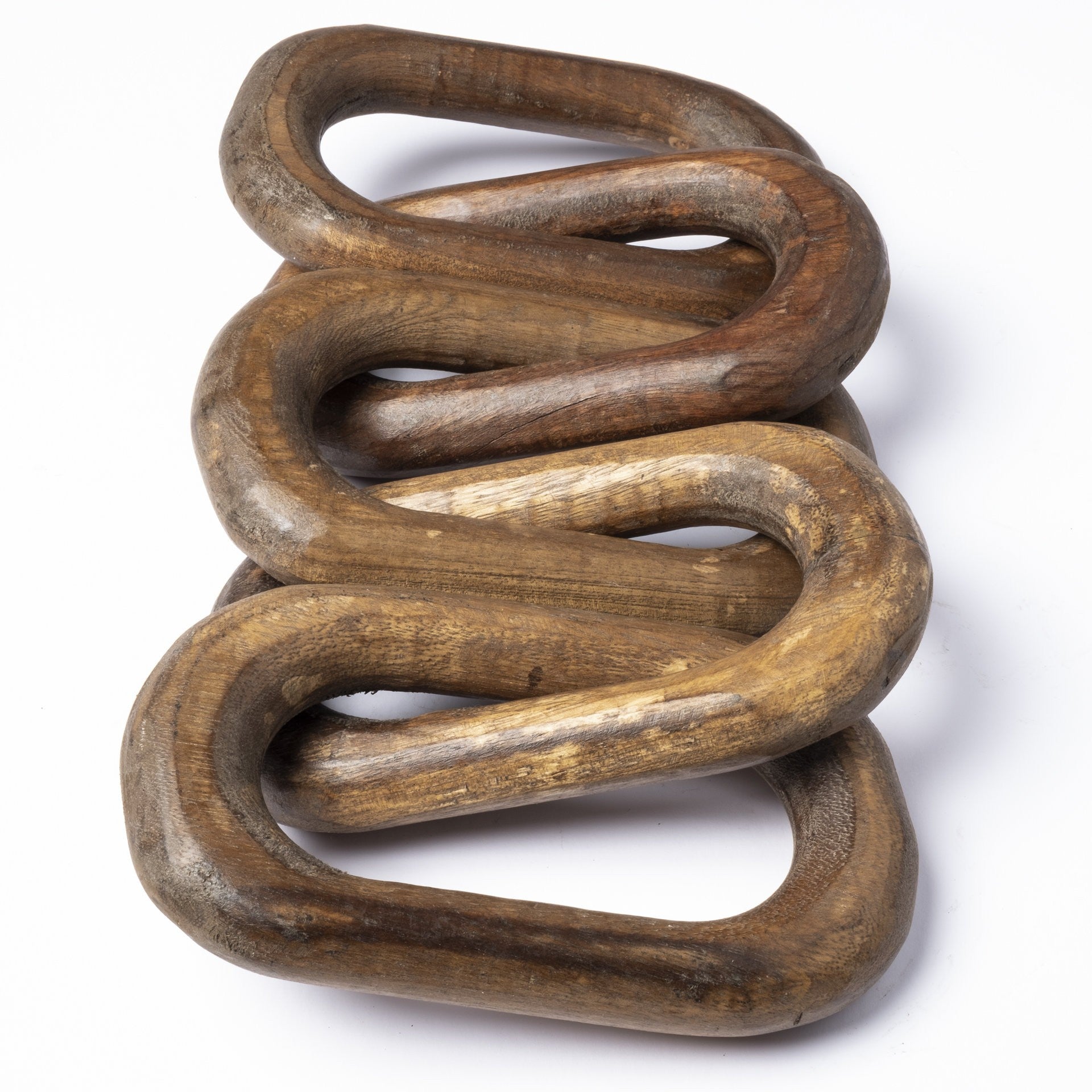 BROWN WOODEN CHAIN LINK DECOR PIECE - Varnish & Vibe