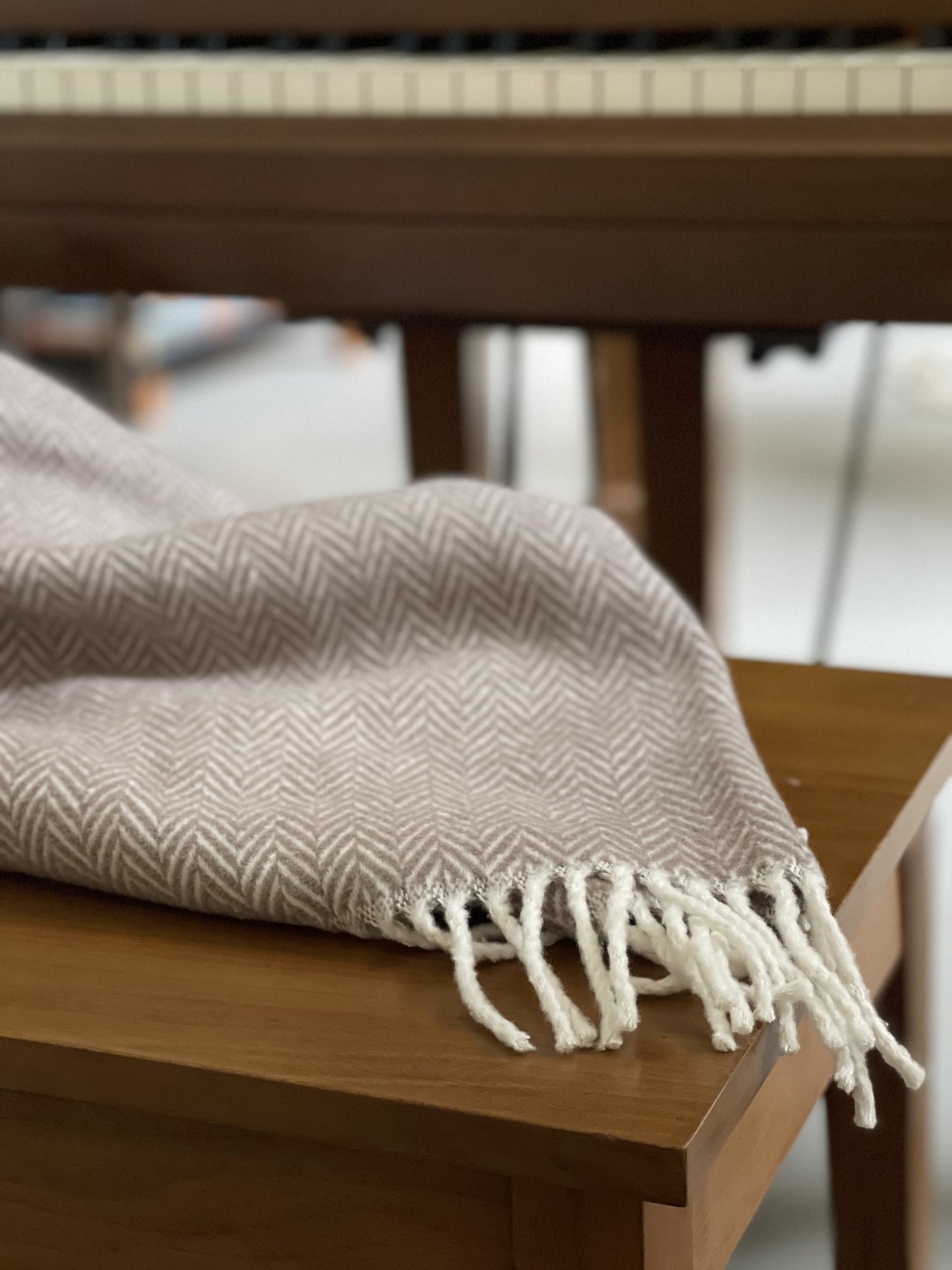 PALISADES 70" X 55" BROWN AND WHITE COTTON BLEND WOVEN HERRINGBONE PLUSH THROW BLANKET WITH TASSELS - Varnish & Vibe