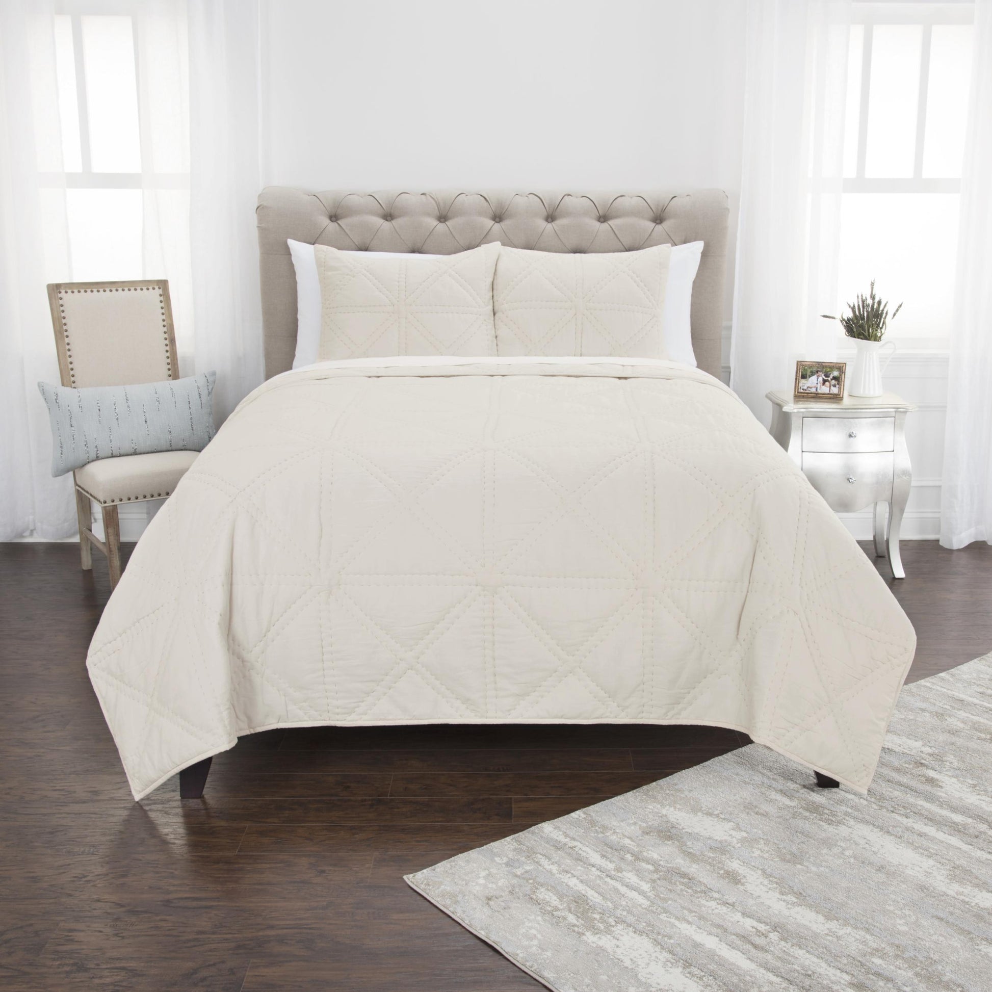 300 THREAD KING DOWN ALTERNATIVE COMFORTER IVORY - Varnish & Vibe