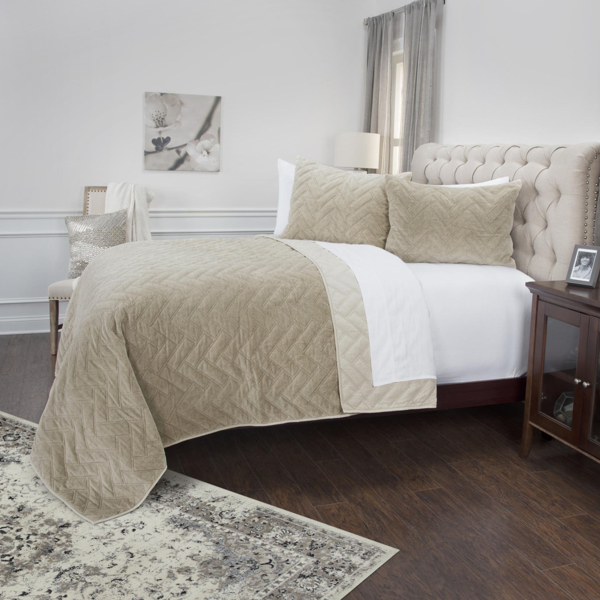 300 THREAD KING DOWN ALTERNATIVE COMFORTER - Varnish & Vibe