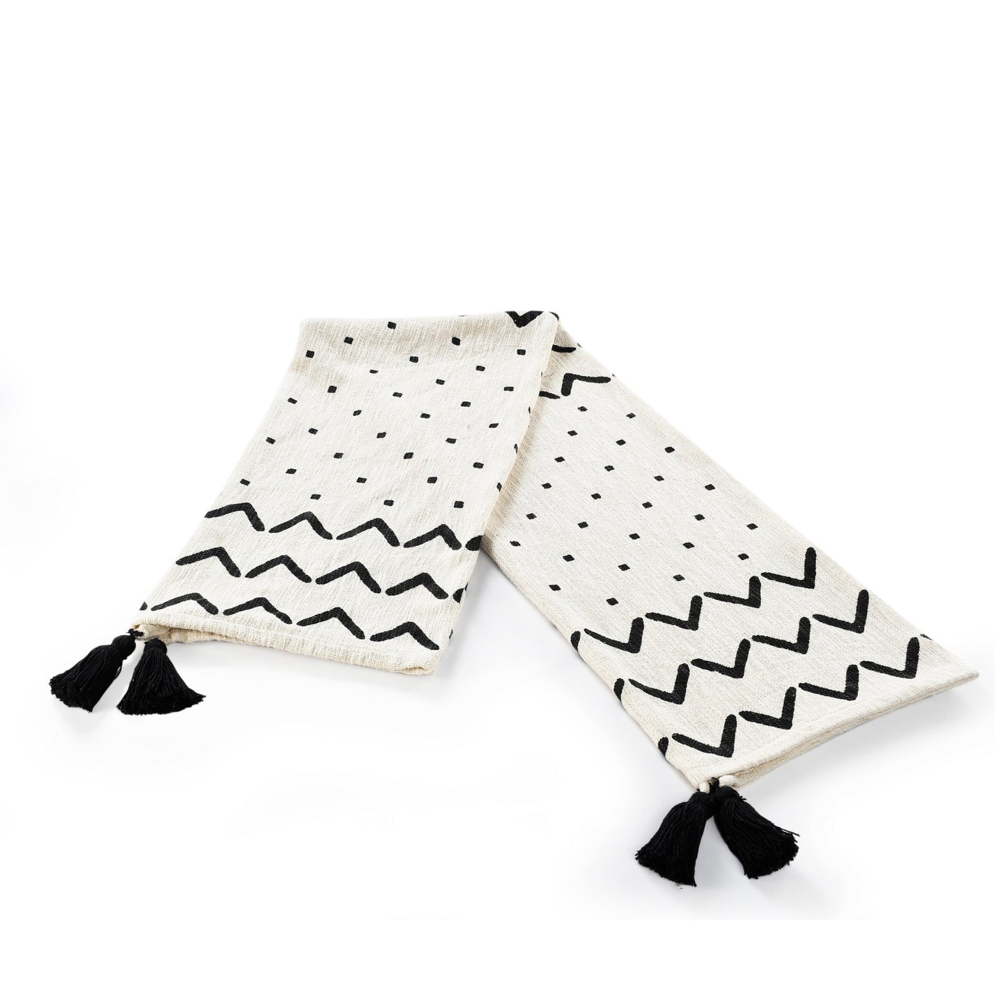 PALISADES 50" X 60" BLACK AND WHITE WOVEN COTTON CHEVRON THROW BLANKET WITH TASSELS - Varnish & Vibe
