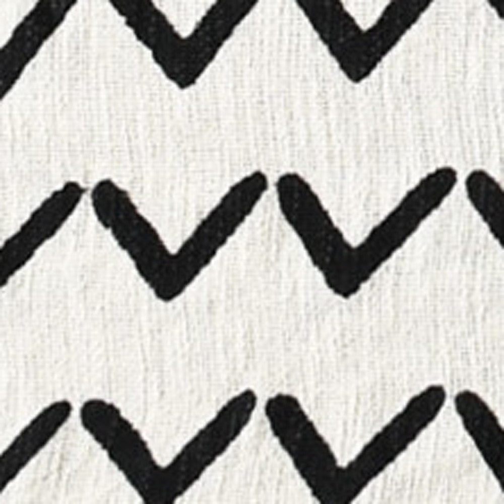 PALISADES 50" X 60" BLACK AND WHITE WOVEN COTTON CHEVRON THROW BLANKET WITH TASSELS - Varnish & Vibe