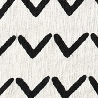 PALISADES 50" X 60" BLACK AND WHITE WOVEN COTTON CHEVRON THROW BLANKET WITH TASSELS - Varnish & Vibe