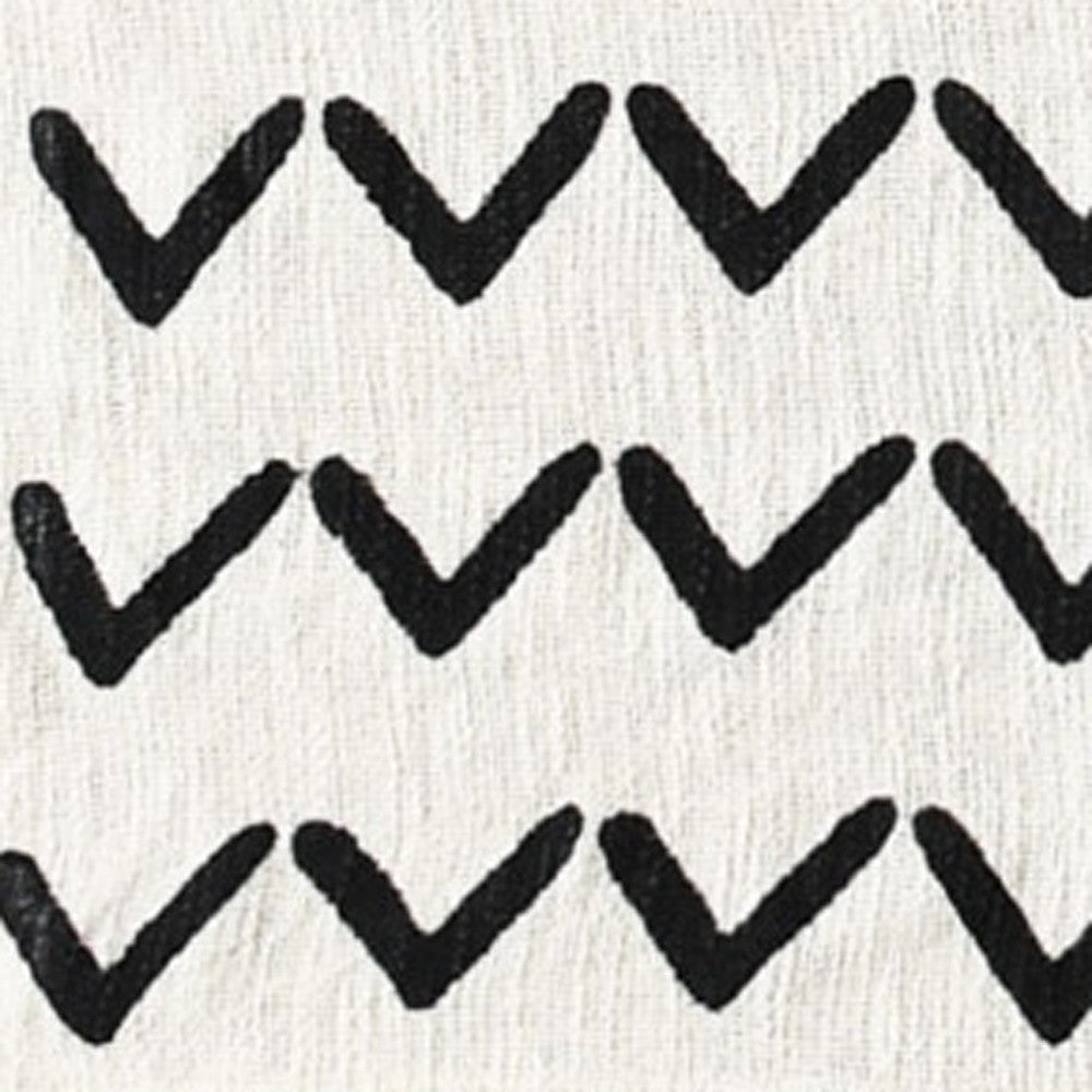 PALISADES 50" X 60" BLACK AND WHITE WOVEN COTTON CHEVRON THROW BLANKET WITH TASSELS - Varnish & Vibe