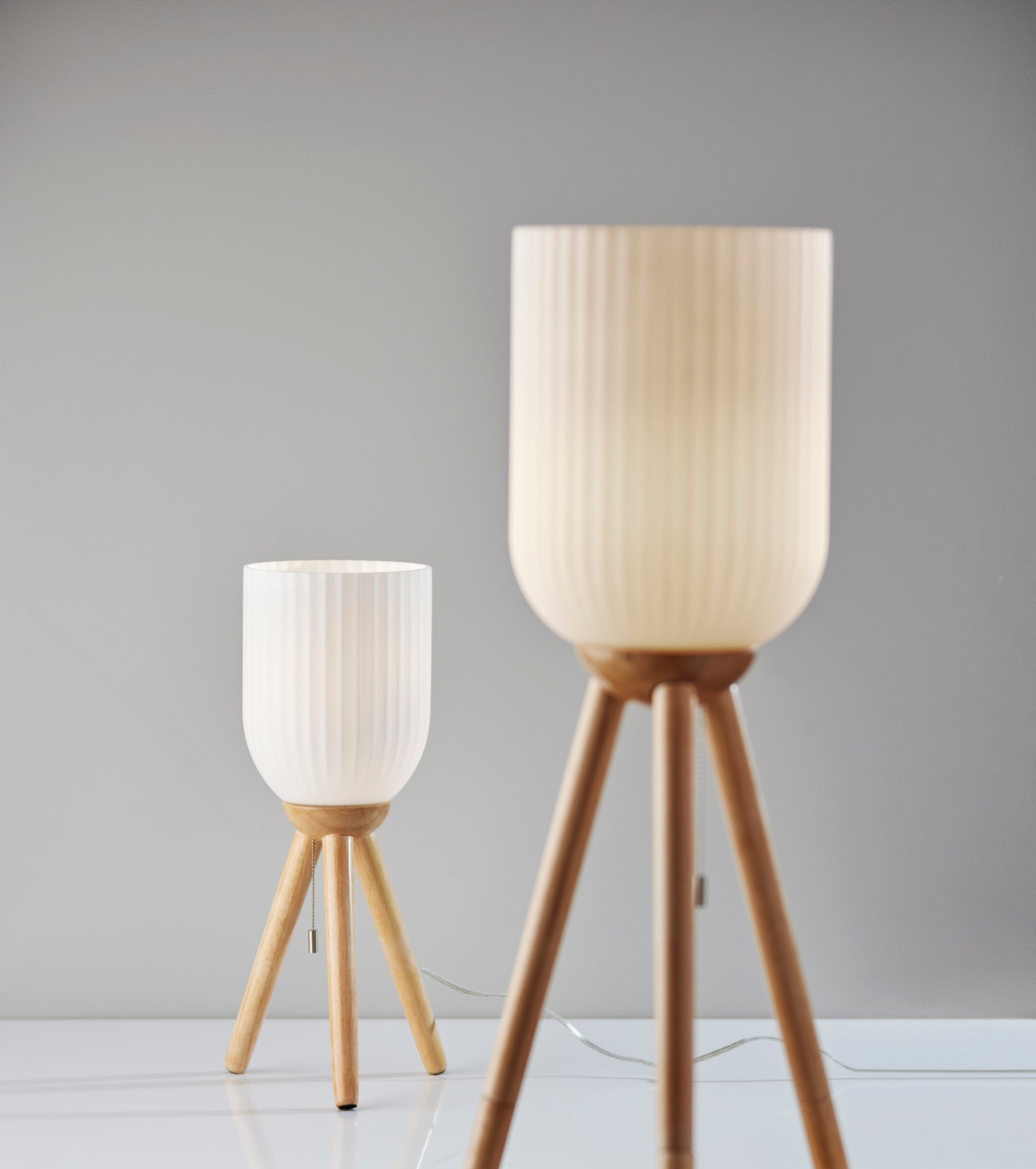 MALIBU 23" NATURAL SOLID WOOD TRIPOD TABLE LAMP WITH WHITE RIBBED GLASS SHADE - Varnish & Vibe