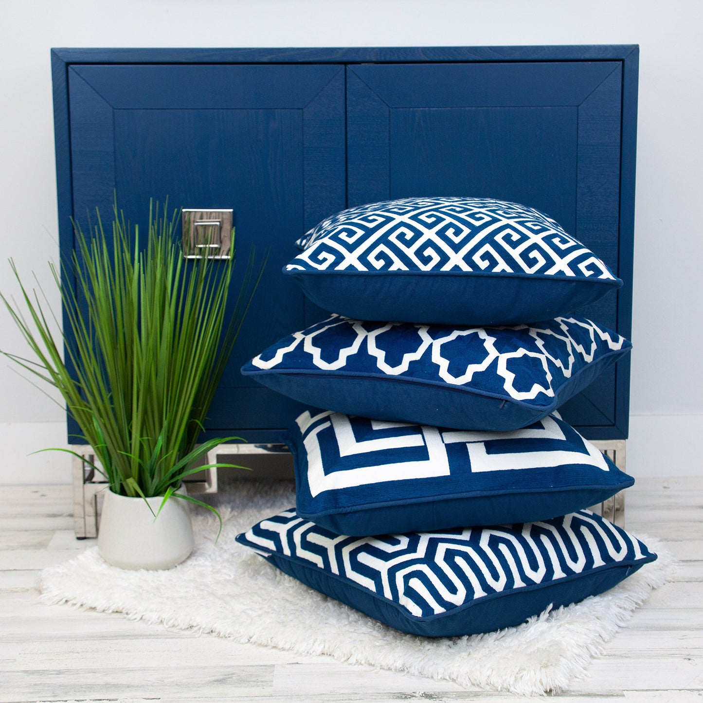 HERMOSA GEOMETRIC PILLOW - Varnish & Vibe