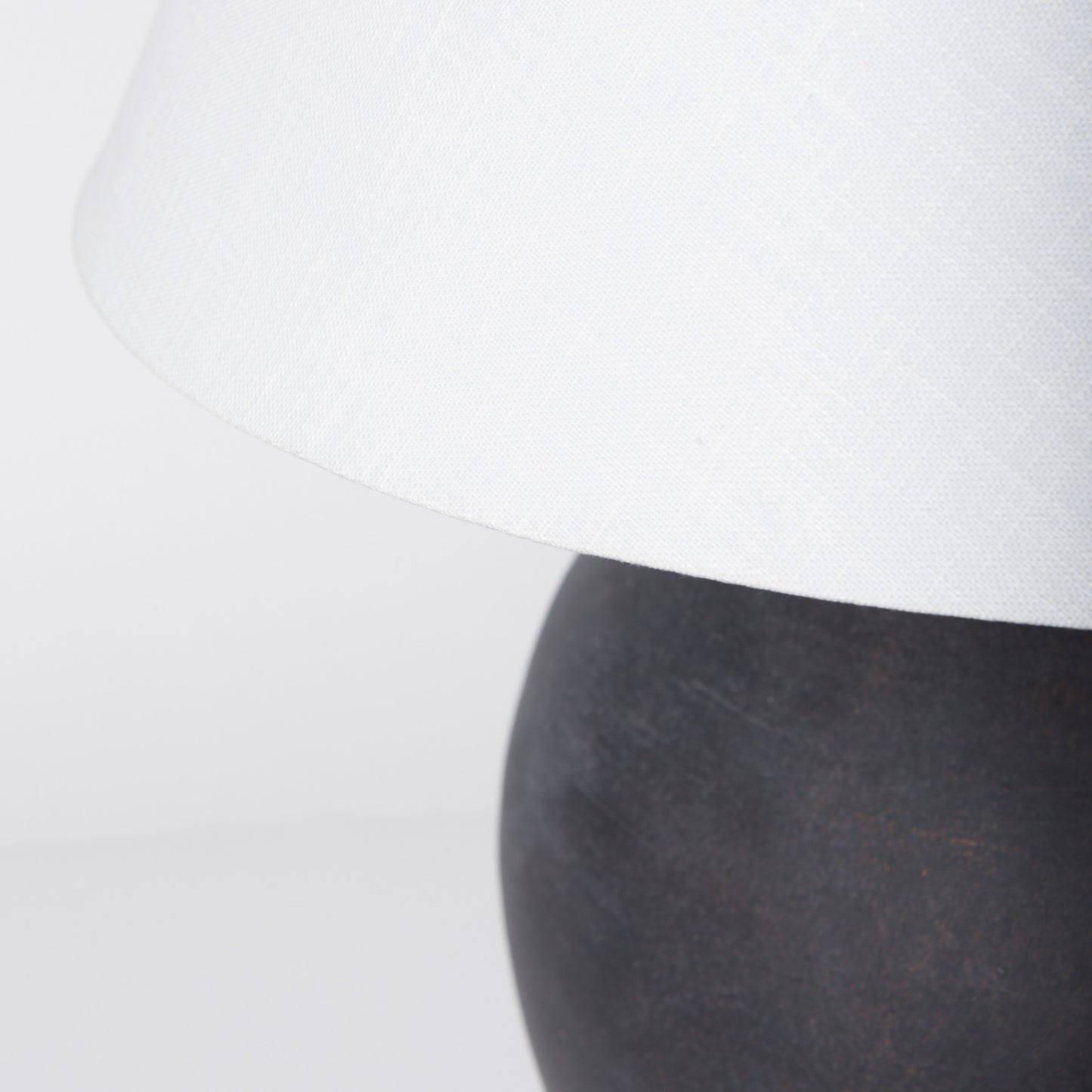PALISADES 28" BLACK NOVELTY BEDSIDE LAMP WITH DRUM SHADE - Varnish & Vibe