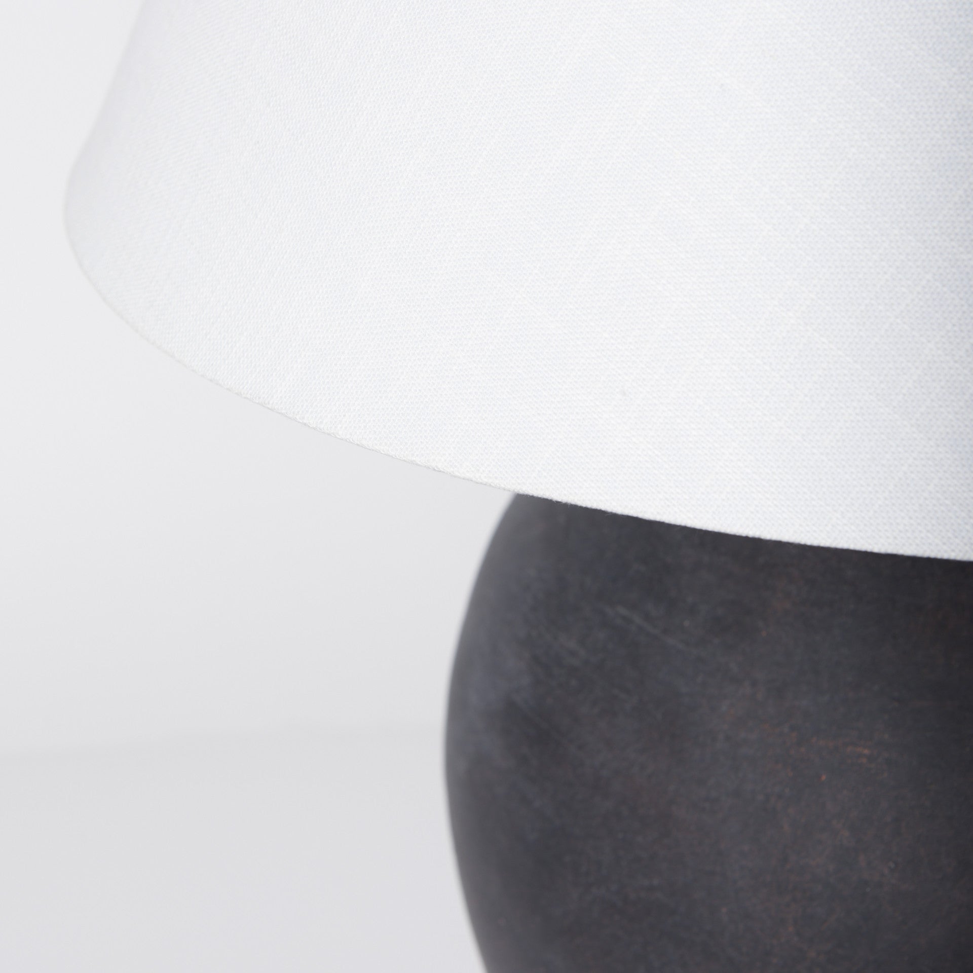 PALISADES 28" BLACK NOVELTY BEDSIDE LAMP WITH DRUM SHADE - Varnish & Vibe