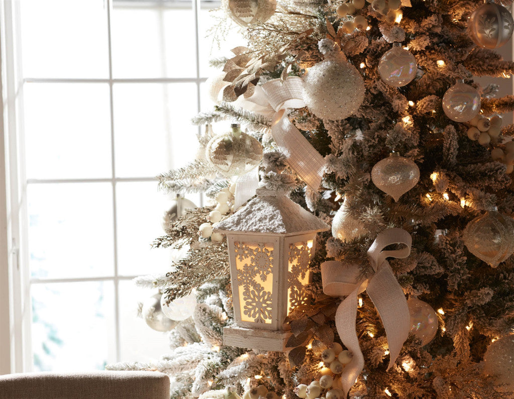 WHITE WOOD TABLETOP LED LANTERN