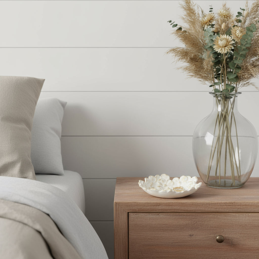 7" WHITE AND GOLD CAST IRON FLOWER ROUND TRINKET TRAY