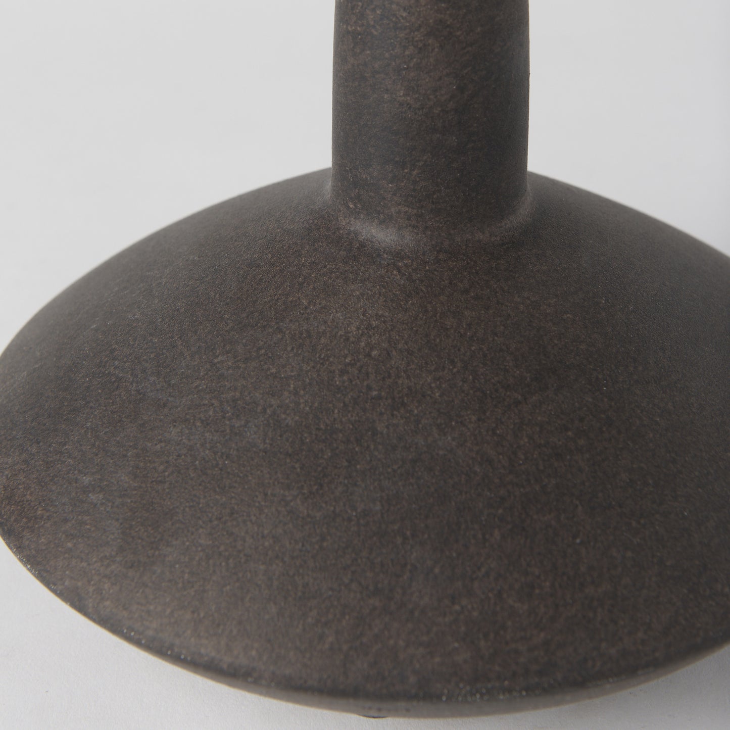 PALISADES 7" BROWN CERAMIC BUD TABLE VASE - Varnish & Vibe