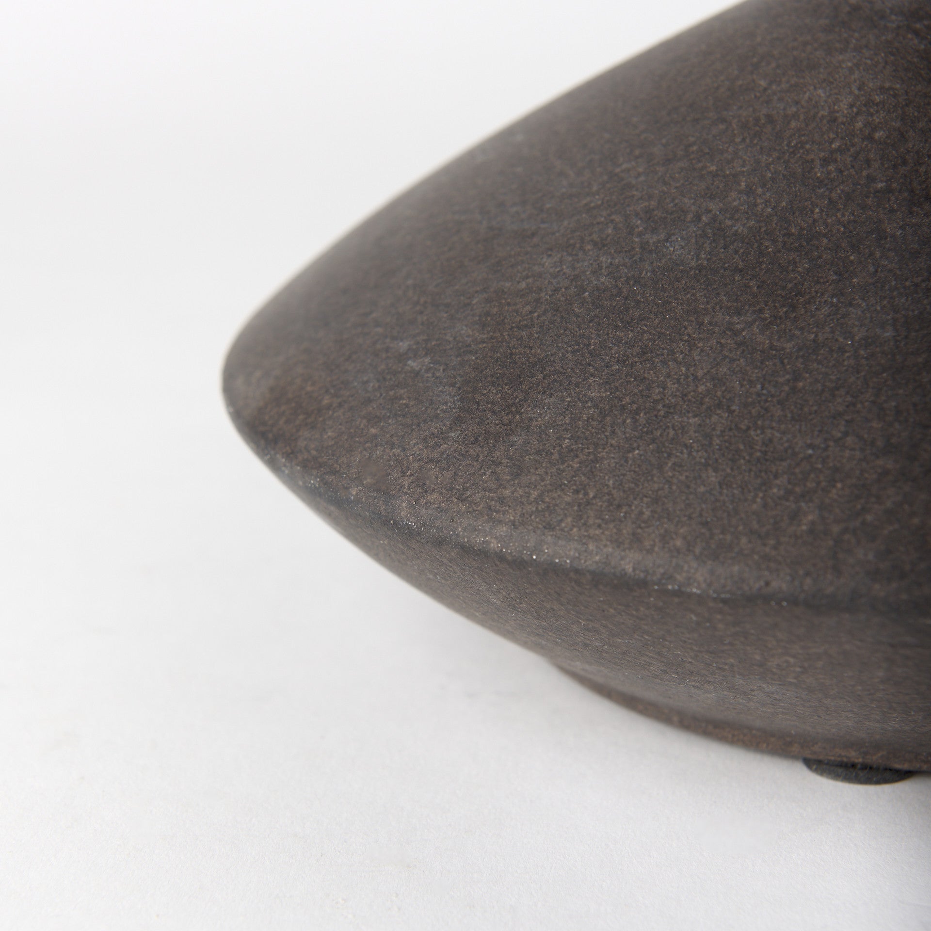 PALISADES 7" BROWN CERAMIC BUD TABLE VASE - Varnish & Vibe